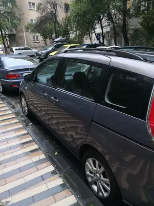 Vând Mazda 5
