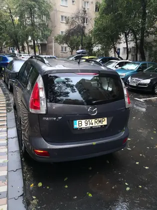 Vând Mazda 5