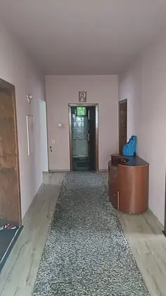 Casă cu etaj
