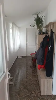 Casă cu etaj